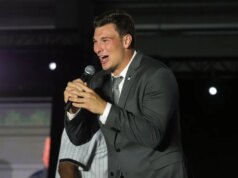 Fernando Mendoza dei Raiders indosserà la maglia numero 15 con la benedizione di Tom Flores