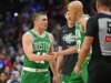 Payton Pritchard (32), i Celtics abbattono i Sixers, portano 3-1