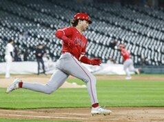 Munetaka Murakami fa esplodere un homer di 3 run per innescare il rally degli Angels oltre i White Sox