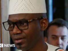 Il ministro della difesa del Mali è stato ucciso mentre il paese veniva colpito da un’ondata di attacchi ribelli