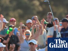 Rory McIlroy si porta in vantaggio con sei colpi nel Masters dopo uno straordinario successo al secondo turno
