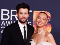 La nuova moglie di Jack Whitehall descrive il loro matrimonio da “favola”.