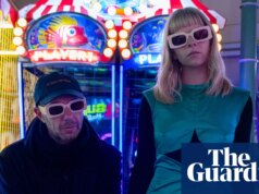 «Suona l’allarme!» Svegliati! Sii umano!’: Aurora e Tom Rowlands parlano del loro nuovo duo dance-pop Tomora