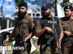 Stati Uniti e Iran si trovano in una situazione di stallo mentre il Pakistan spinge per i colloqui