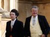 Stephen Fry, 68 anni, si scaglia contro i critici del divario di età mentre descrive in dettaglio il matrimonio con il marito Elliott, 38 anni