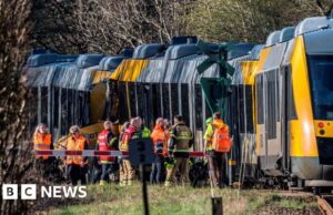Due treni si scontrano frontalmente in Danimarca, lasciando quattro feriti gravemente