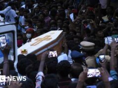 Nove poliziotti condannati a morte in India per omicidi per custodia Covid