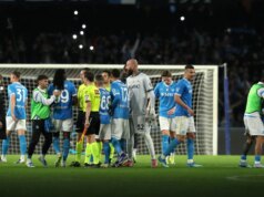La difesa del titolo di Serie A del Napoli si rafforza battendo il Milan