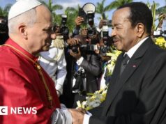 Il Papa senza mezzi termini cube al Camerun di sradicare la corruzione per trovare la tempo