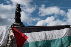 I parlamentari francesi ritirano il controverso disegno di legge sull’”antisemitismo”.