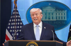 Trump afferma di “aprire” lo Stretto di Hormuz mentre i mediatori spingono nuovi colloqui tra Stati Uniti e Iran: cosa sappiamo finora