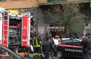 Decine di ostaggi in una rapina in una banca italiana (VIDEO)