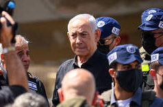 Gli ex primi ministri israeliani si uniscono contro Netanyahu