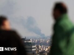 “Non dormo da giorni”: gli iraniani descrivono la crescente disperazione dopo un mese di guerra