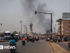 La Francia esorta i cittadini a lasciare il Mali dopo gli attacchi dei ribelli