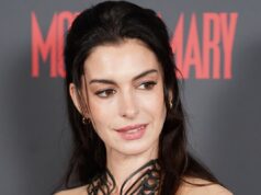 Anne Hathaway: il ruolo da cantante in Mom Mary è stato “terrificante”