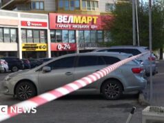 Il capo della polizia ucraina si è dimesso dopo che gli agenti sarebbero fuggiti da una sparatoria mortale