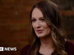 Gli accusatori chiedono giustizia dopo i messaggi espliciti indesiderati del deputato Eric Swalwell