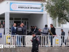 La polizia turca arresta 162 persone per aver elogiato on-line le sparatorie nelle scuole