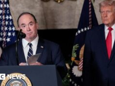 Il capo della Marina americana lascerà l’incarico “con effetto immediato”, afferma il Pentagono