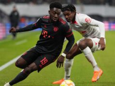 Il canadese Alphonso Davies è stato convocato sulla panchina del Bayern dopo un infortunio