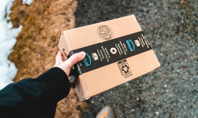 Amazon-Parcel-in-Hand.jpg