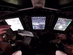 I video dell’equipaggio dell’Artemis II mostrano gli astronauti che scherzano con un iPhone nello spazio