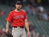 L’asso dei Purple Sox Garrett Crochet consente 11 run contro Twins