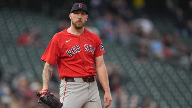 Boston-Red-Sox-starting-pitcher-Garrett-Crochet.jpg