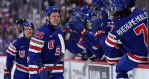 Max Plante vince Hobey Baker come miglior giocatore di hockey maschile del school