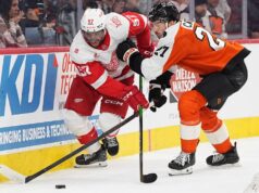 Kane segna un gol fondamentale mentre i Purple Wings battono i Flyers in uno swing di playoff