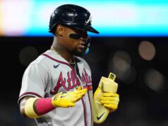 Ronald Acuna Jr. dei Braves esce contro i Nationals dopo essere stato colpito da due tiri