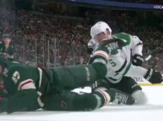 Un giocatore delle stelle è davvero tagliato al volto per una patina