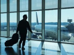 Il prezzo del biglietto aereo continua a salire. Ecco alcuni trucchi per trovare biglietti più economici