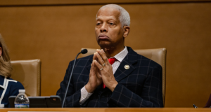 Madri in lutto bruciano il parlamentare democratico dopo che ha sfruttato l’udienza per attaccare i “repubblicani MAGA”