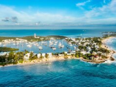 Donna americana scomparsa dopo che il marito cube di essere caduta in mare, trascinata in mare durante un viaggio in barca alle Bahamas: polizia