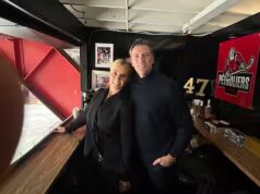 Vedettes de différentes générations réunies: un match apparel une foule electricisante à Laval