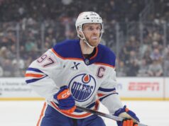Connor McDavid degli Oilers sull’infortunio in Gara 2: “Va tutto bene”