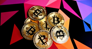 Bitcoin vale circa 74.600 dollari, Ethereum viene scambiato intorno ai 2.300 dollari mentre i flussi degli ETF rimangono incoerenti