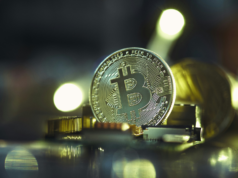 Bitcoin viene scambiato vicino a $ 70.000 poiché gli sviluppi geopolitici supportano i mercati delle criptovalute