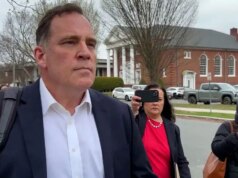 Insegnante scolastico d’élite noto come “Mr Fantastic” accusato di crimini atroci contro gli studenti