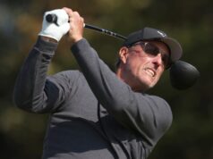 Phil Mickelson si ritira dal Masters per questioni di salute familiare