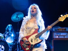 La band del Coachella abbandona dopo che il cantante ha riportato una “lesione cerebrale acuta” e una frattura al collo