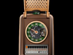 Lo Star Trek Communicator è ora un orologio da polso di fascia alta