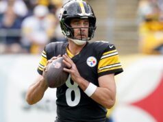 Report: Gli Steelers piazzano una rara offerta UFA su Aaron Rodgers