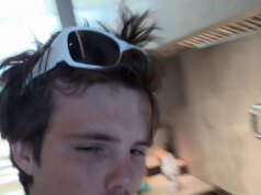 Il nuovo video di Cruz Beckham ha convinto i fan che stia nuovamente gettando ombra su Brooklyn