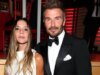 Victoria Beckham sembra visibilmente a disagio dopo che le è stato detto di “sorridere di più”