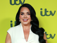 Scarlett Moffatt, incinta, mostra il pancione mentre guida le celebrità alle feste più calde di Londra questa settimana