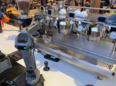 Bodily Intelligence, una startup di robotica, afferma che il suo nuovo cervello robotico è in grado di svolgere compiti che non gli sono mai stati insegnati