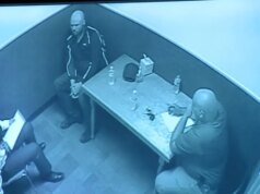 L’autista FedEx assassino di Athena Strand ha detto alla polizia di aver “gettato” il corpo di un bambino di 7 anni nel bosco, come mostra un video